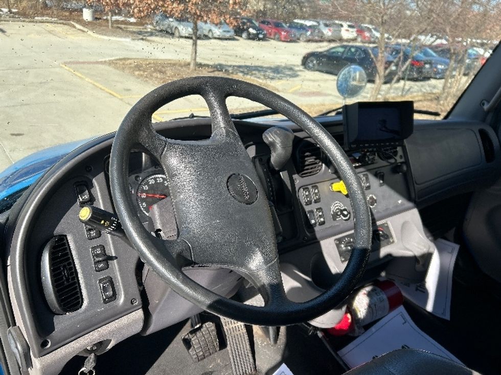 Medium Duty Box Truck-Light and Medium Duty Trucks-Freightliner-2022-M2-East Chicago-IN-81,276\n\t\tmiles-$ 61,250 - Image 17