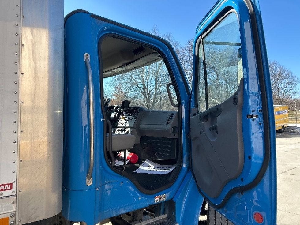 Medium Duty Box Truck-Light and Medium Duty Trucks-Freightliner-2022-M2-East Chicago-IN-81,276\n\t\tmiles-$ 61,250 - Image 20