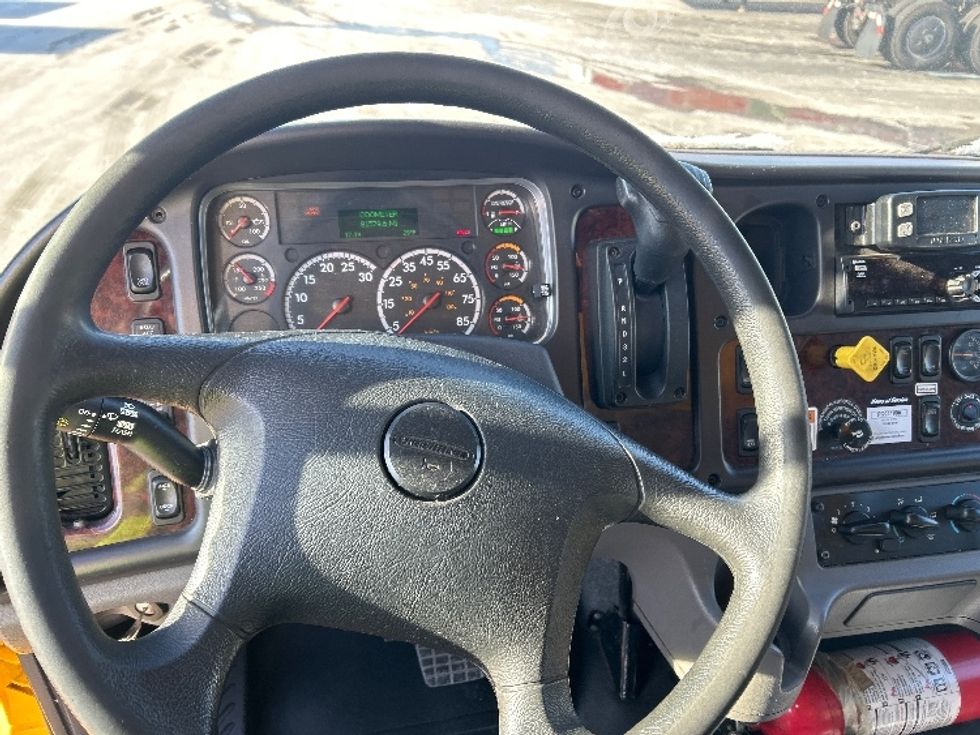 Medium Duty Box Truck-Light and Medium Duty Trucks-Freightliner-2022-M2-East Chicago-IN-81,580\n\t\tmiles-$ 77,250 - Image 17