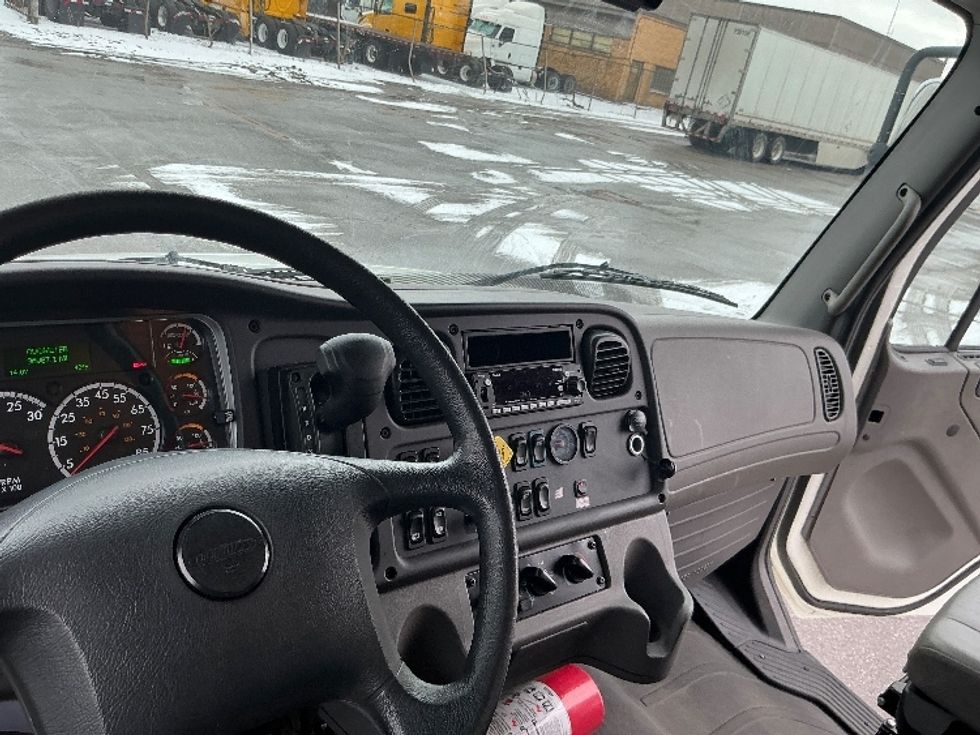 Medium Duty Box Truck-Light and Medium Duty Trucks-Freightliner-2022-M2-East Chicago-IN-96,987\n\t\tmiles-$ 78,500 - Image 18