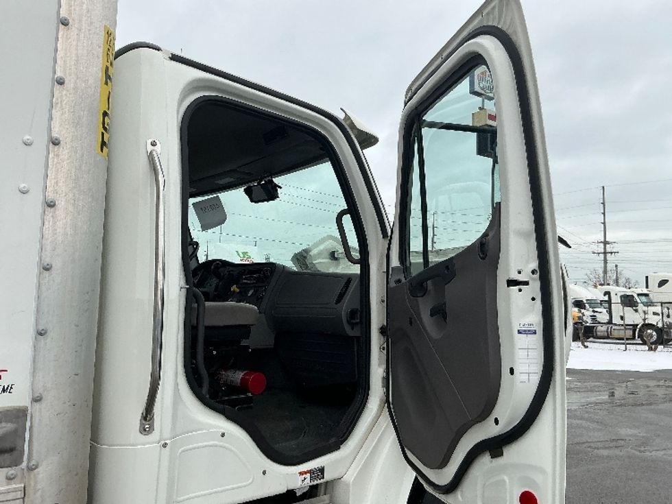 Medium Duty Box Truck-Light and Medium Duty Trucks-Freightliner-2022-M2-East Chicago-IN-96,987\n\t\tmiles-$ 78,500 - Image 20