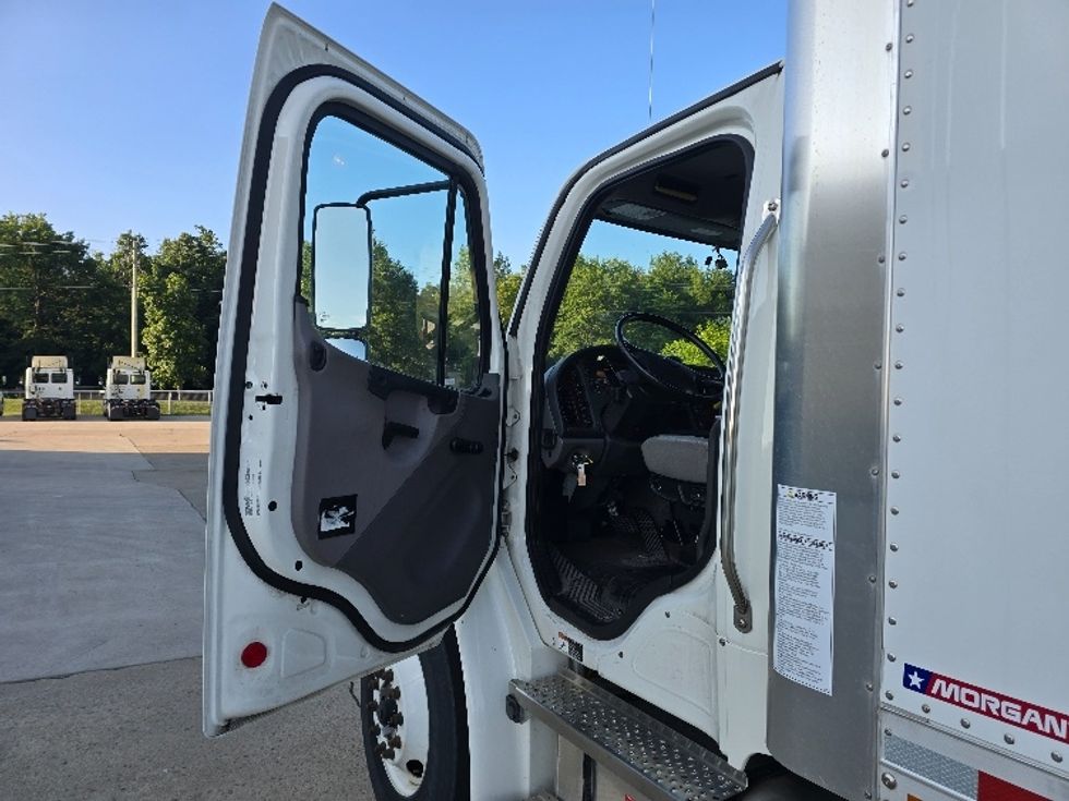 Medium Duty Box Truck-Light and Medium Duty Trucks-Freightliner-2022-M2-East Liberty-OH-39,595\n\t\tmiles-$ 74,500 - Image 15