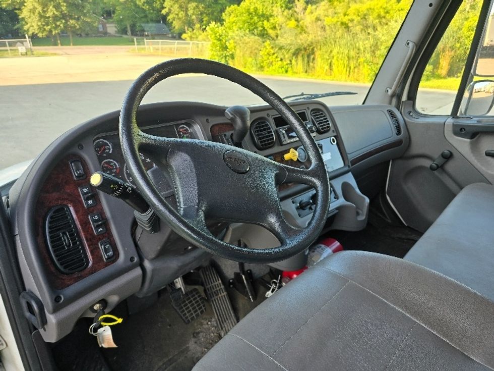 Medium Duty Box Truck-Light and Medium Duty Trucks-Freightliner-2022-M2-East Liberty-OH-39,595\n\t\tmiles-$ 74,500 - Image 16