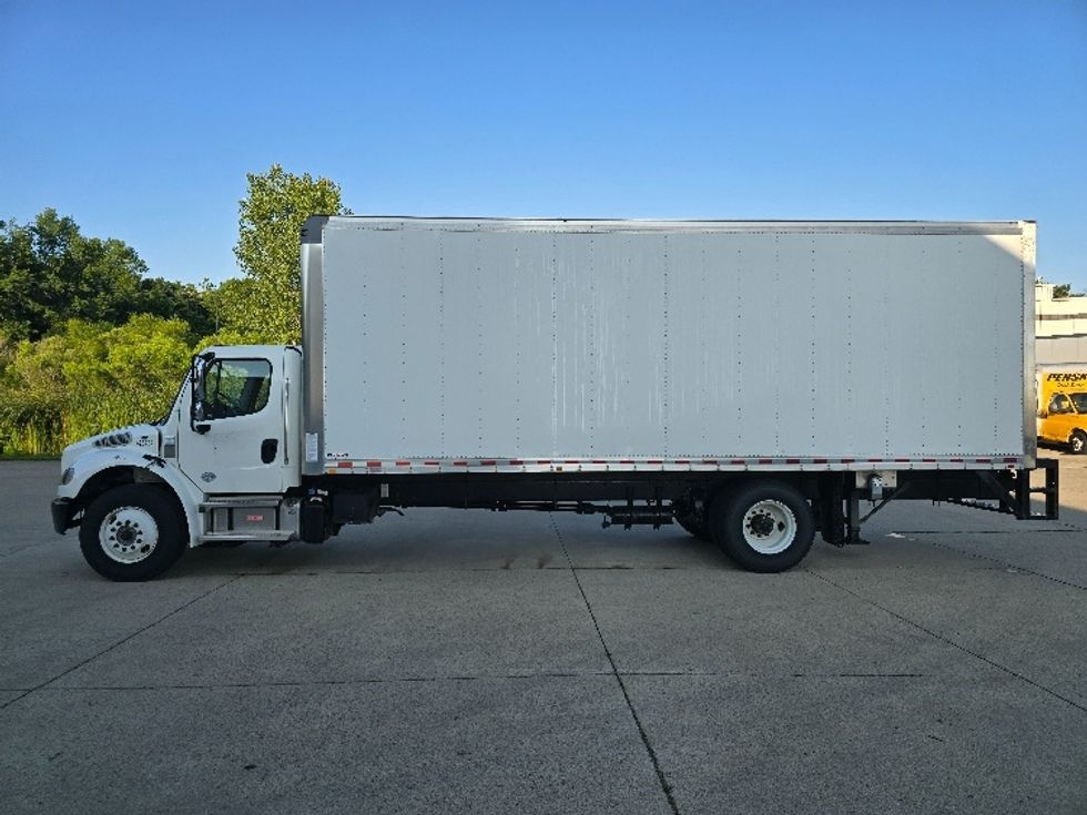 Medium Duty Box Truck-Light and Medium Duty Trucks-Freightliner-2022-M2-East Liberty-OH-39,595\n\t\tmiles-$ 74,500 - Image 4