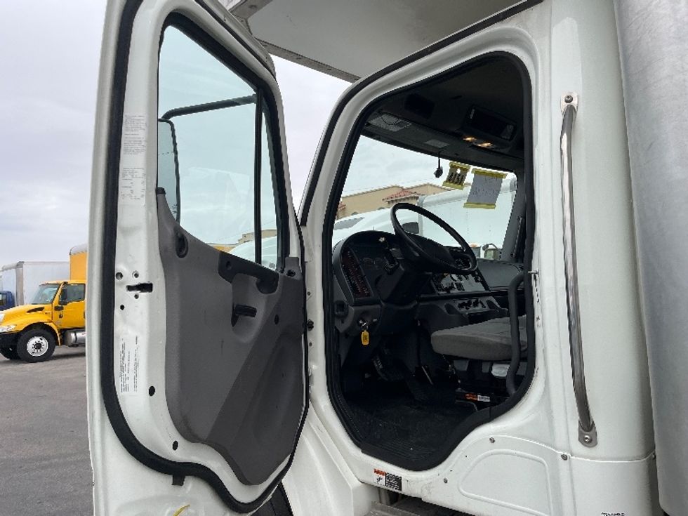 Medium Duty Box Truck-Light and Medium Duty Trucks-Freightliner-2022-M2-El Paso-TX-130,876\n\t\tmiles-$ 75,500 - Image 16
