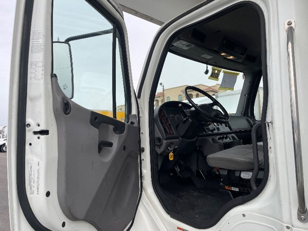 Medium Duty Box Truck-Light and Medium Duty Trucks-Freightliner-2022-M2-El Paso-TX-144,571\n\t\tmiles-$ 73,250 - Image 16