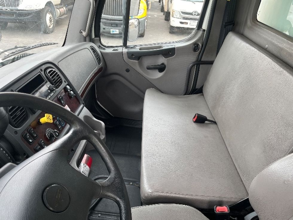 Medium Duty Box Truck-Light and Medium Duty Trucks-Freightliner-2022-M2-El Paso-TX-144,571\n\t\tmiles-$ 73,250 - Image 19