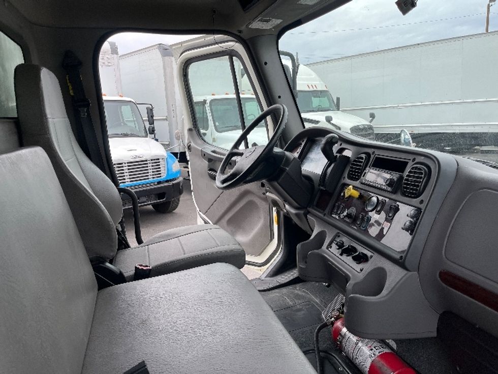 Medium Duty Box Truck-Light and Medium Duty Trucks-Freightliner-2022-M2-El Paso-TX-144,571\n\t\tmiles-$ 73,250 - Image 22