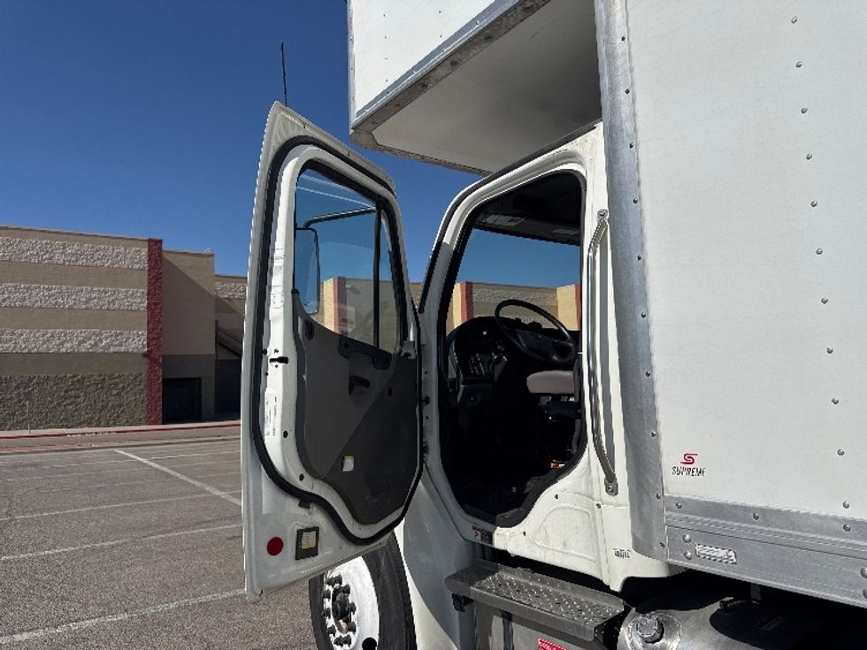 Medium Duty Box Truck-Light and Medium Duty Trucks-Freightliner-2022-M2-El Paso-TX-157,692\n\t\tmiles-$ 62,250 - Image 16