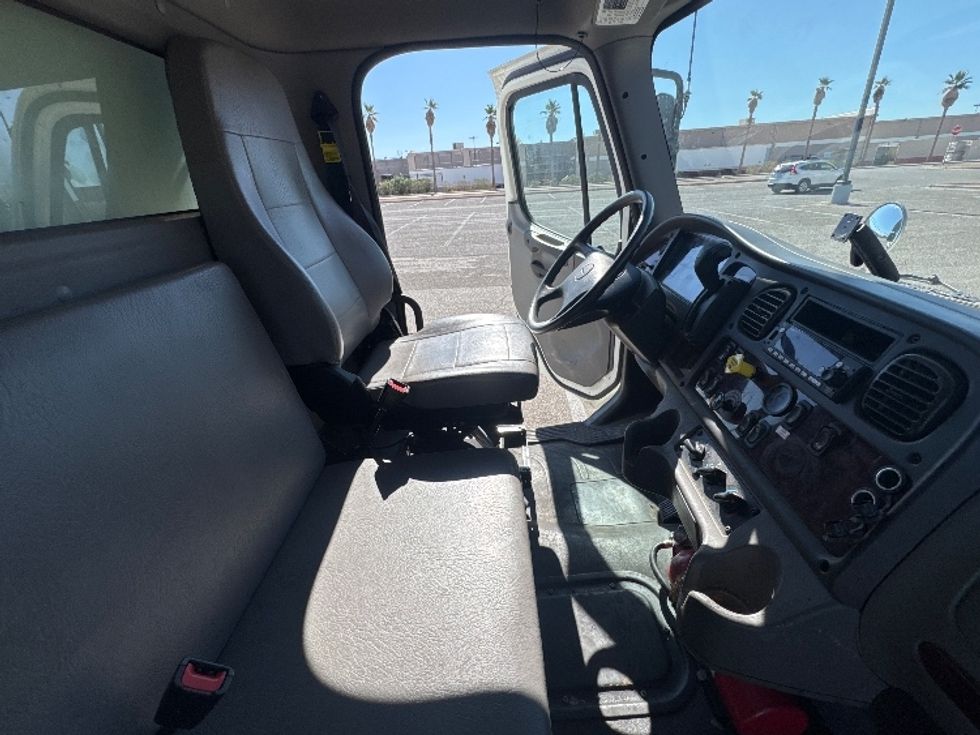 Medium Duty Box Truck-Light and Medium Duty Trucks-Freightliner-2022-M2-El Paso-TX-157,692\n\t\tmiles-$ 62,250 - Image 22
