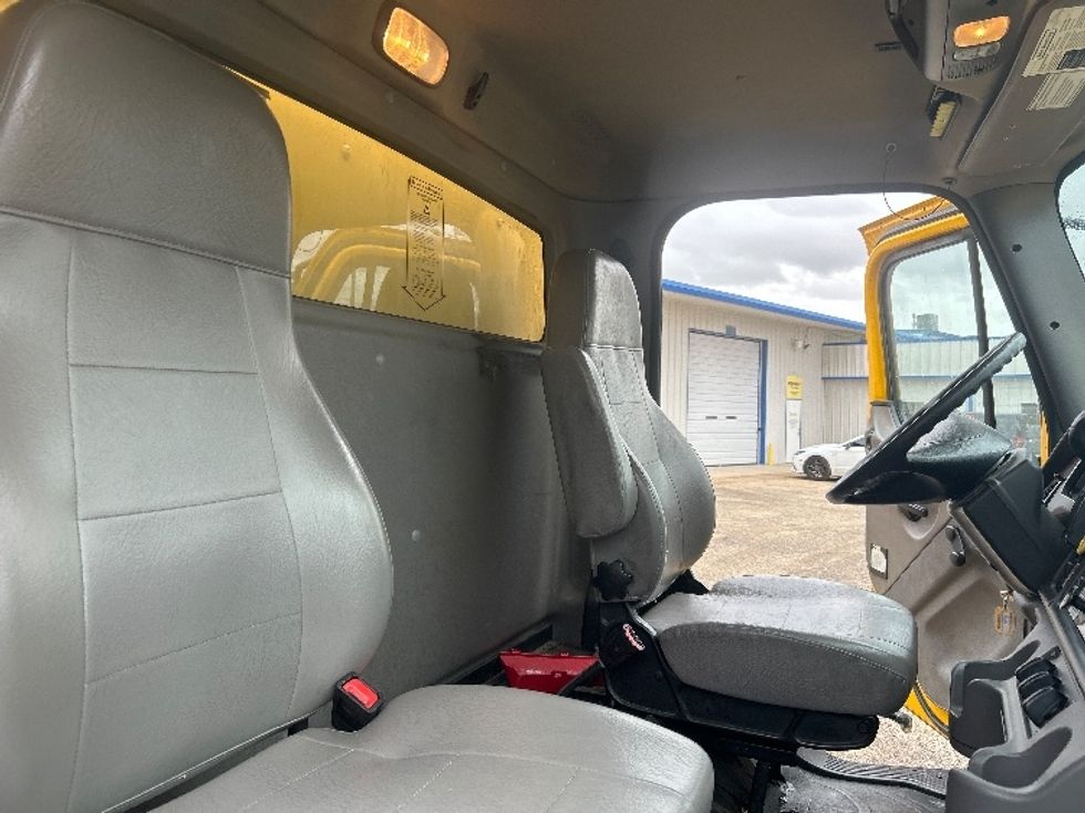 Medium Duty Box Truck-Light and Medium Duty Trucks-Freightliner-2022-M2-El Paso-TX-223,537\n\t\tmiles-$ 53,000 - Image 22