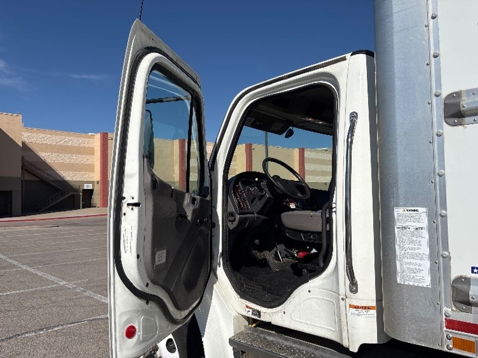 Medium Duty Box Truck-Light and Medium Duty Trucks-Freightliner-2022-M2-El Paso-TX-226,897\n\t\tmiles-$ 52,000 - Image 16