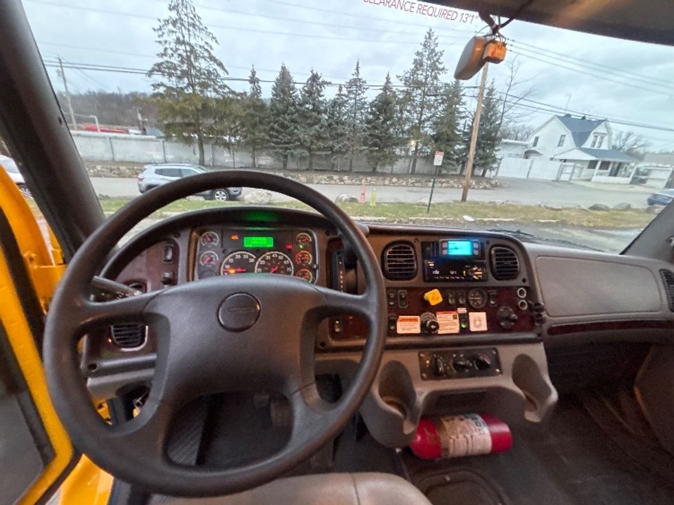 Medium Duty Box Truck-Light and Medium Duty Trucks-Freightliner-2022-M2-Elmsford-NY-216,971\n\t\tmiles-$ 50,500 - Image 18