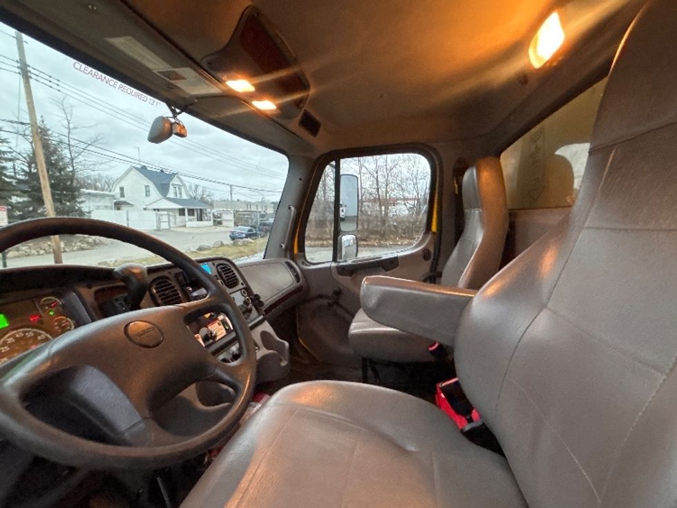Medium Duty Box Truck-Light and Medium Duty Trucks-Freightliner-2022-M2-Elmsford-NY-216,971\n\t\tmiles-$ 50,500 - Image 19
