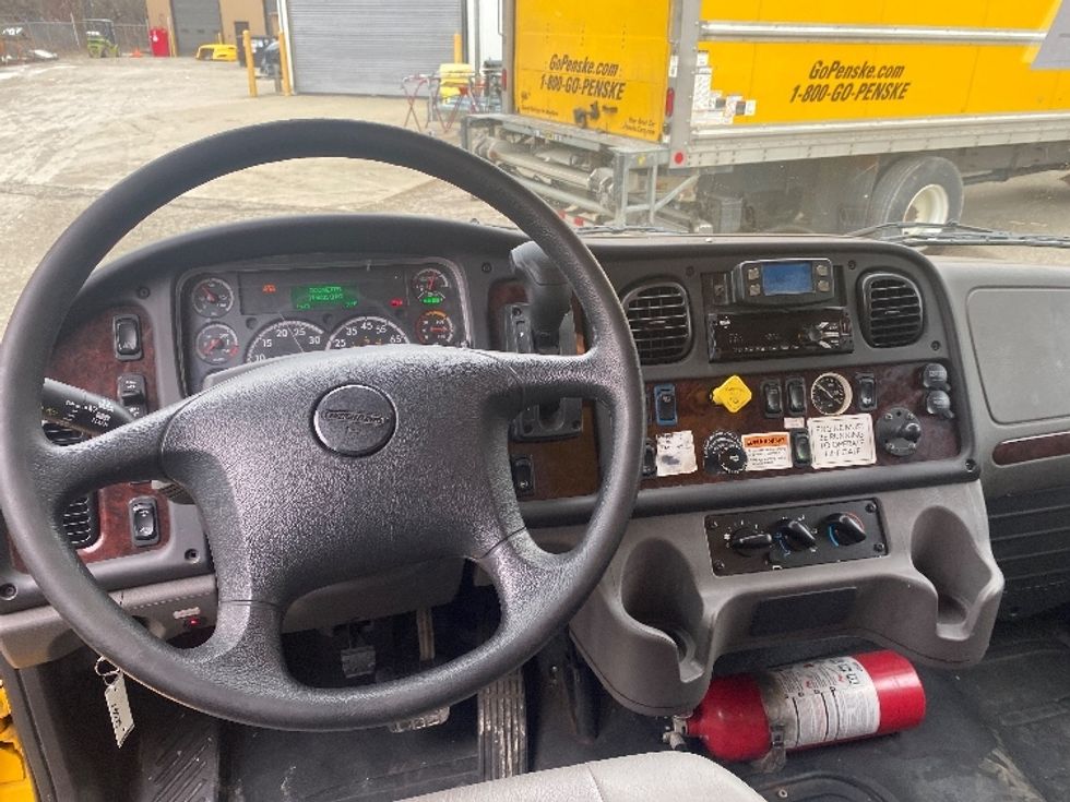 Medium Duty Box Truck-Light and Medium Duty Trucks-Freightliner-2022-M2-Erlanger-KY-114,601\n\t\tmiles-$ 73,750 - Image 18