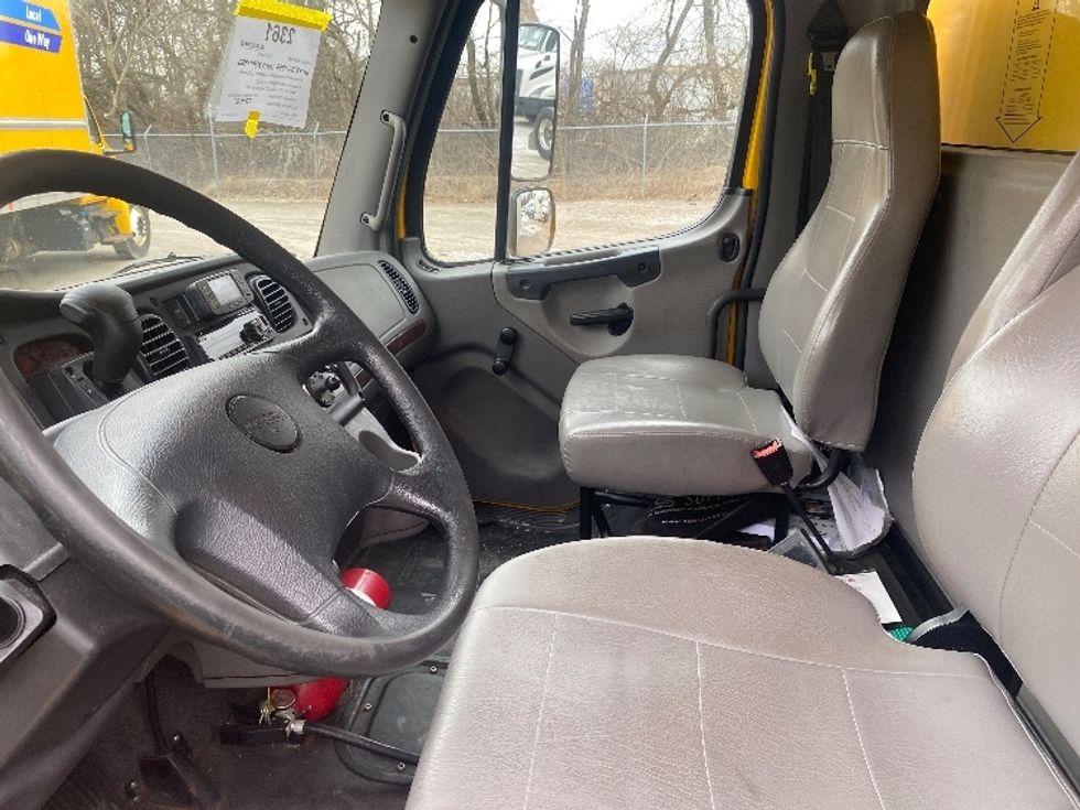 Medium Duty Box Truck-Light and Medium Duty Trucks-Freightliner-2022-M2-Erlanger-KY-114,601\n\t\tmiles-$ 73,750 - Image 19