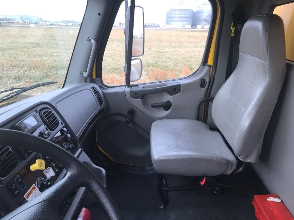 Medium Duty Box Truck-Light and Medium Duty Trucks-Freightliner-2022-M2-Evansville-IN-121,329\n\t\tmiles-$ 73,500 - Image 19