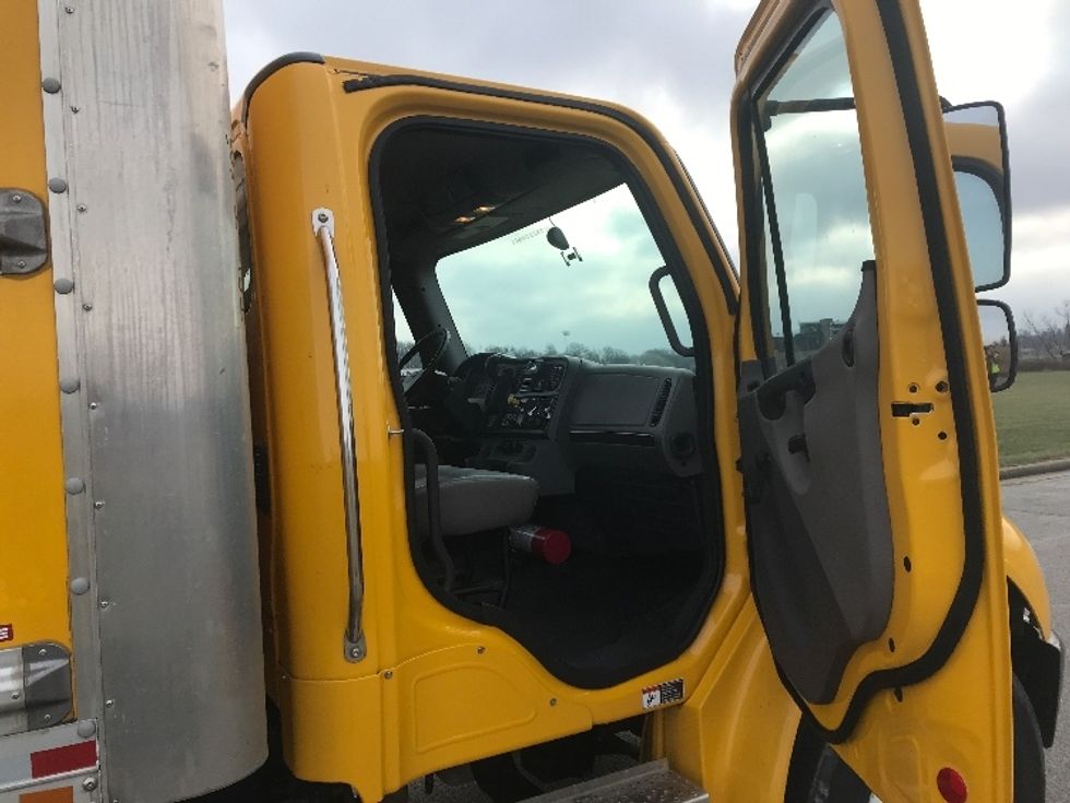 Medium Duty Box Truck-Light and Medium Duty Trucks-Freightliner-2022-M2-Evansville-IN-121,329\n\t\tmiles-$ 73,500 - Image 20