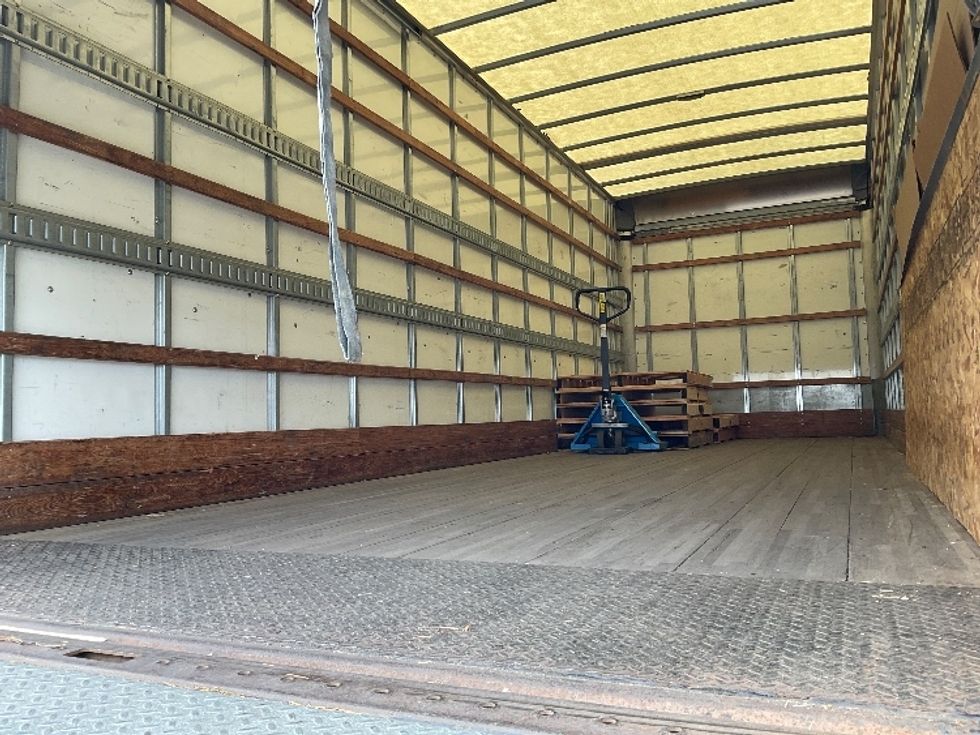 Medium Duty Box Truck-Light and Medium Duty Trucks-Freightliner-2022-M2-Everett-WA-114,389\n\t\tmiles-$ 76,250 - Image 11