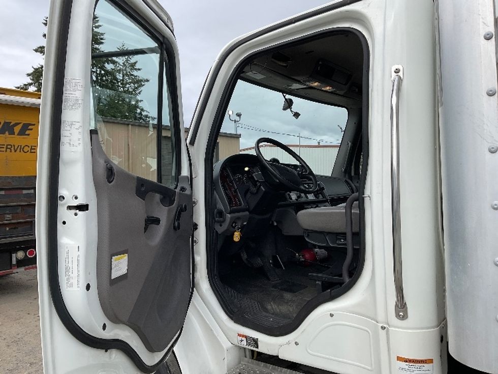Medium Duty Box Truck-Light and Medium Duty Trucks-Freightliner-2022-M2-Everett-WA-114,389\n\t\tmiles-$ 76,250 - Image 16