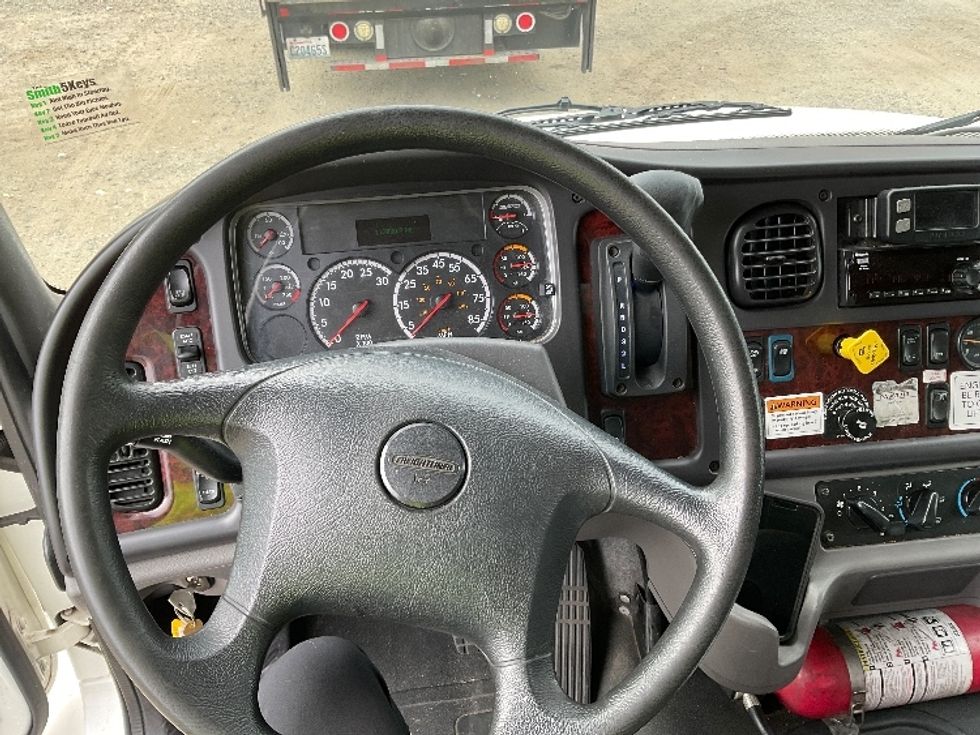 Medium Duty Box Truck-Light and Medium Duty Trucks-Freightliner-2022-M2-Everett-WA-114,389\n\t\tmiles-$ 76,250 - Image 17