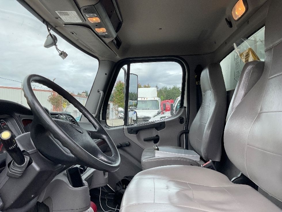 Medium Duty Box Truck-Light and Medium Duty Trucks-Freightliner-2022-M2-Everett-WA-114,389\n\t\tmiles-$ 76,250 - Image 19