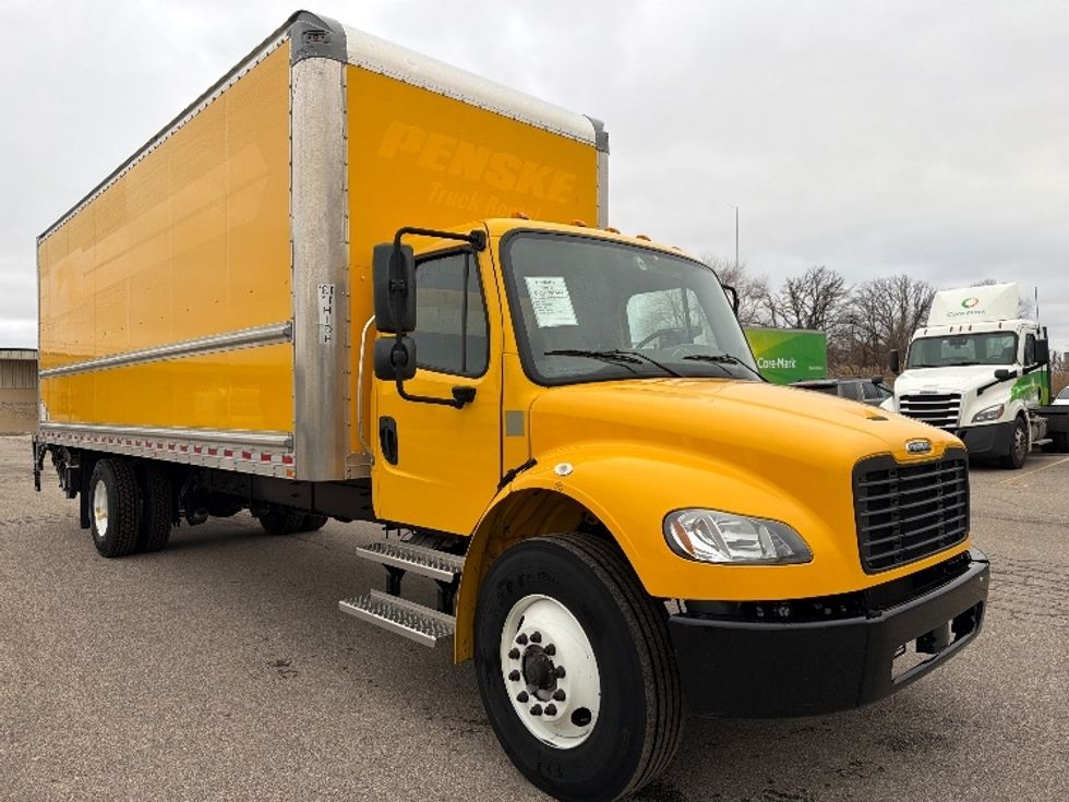 Medium Duty Box Truck-Light and Medium Duty Trucks-Freightliner-2022-M2-Flint-MI-121,360\n\t\tmiles-$ 70,500 - Image 1