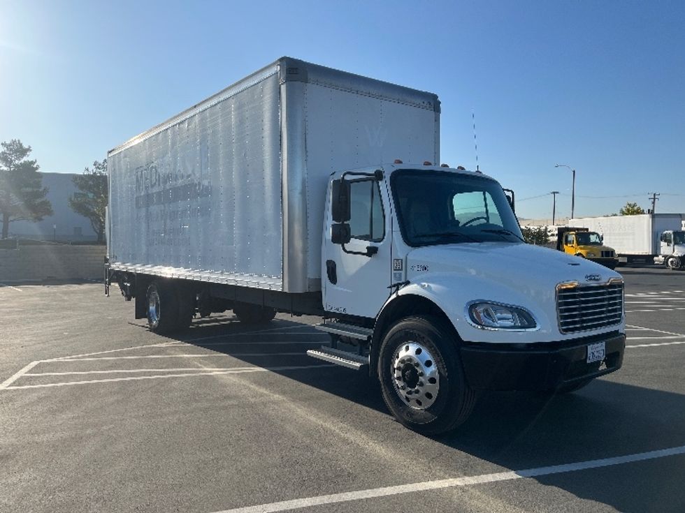 Medium Duty Box Truck-Light and Medium Duty Trucks-Freightliner-2022-M2-Fontana-CA-184,107\n\t\tmiles-$ 67,000 - Image 1
