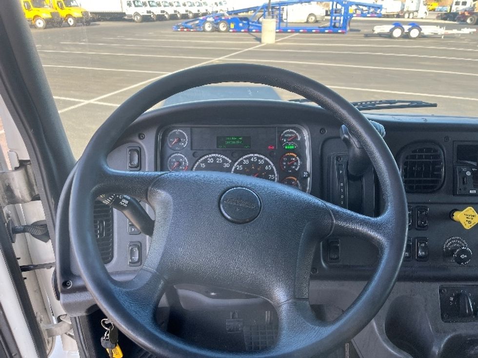 Medium Duty Box Truck-Light and Medium Duty Trucks-Freightliner-2022-M2-Fontana-CA-184,107\n\t\tmiles-$ 67,000 - Image 17