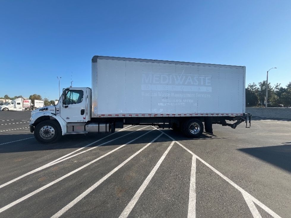 Medium Duty Box Truck-Light and Medium Duty Trucks-Freightliner-2022-M2-Fontana-CA-184,107\n\t\tmiles-$ 67,000 - Image 4