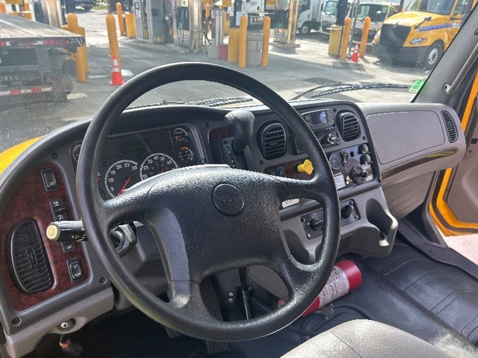 Medium Duty Box Truck-Light and Medium Duty Trucks-Freightliner-2022-M2-Fontana-CA-201,430\n\t\tmiles-$ 57,250 - Image 16