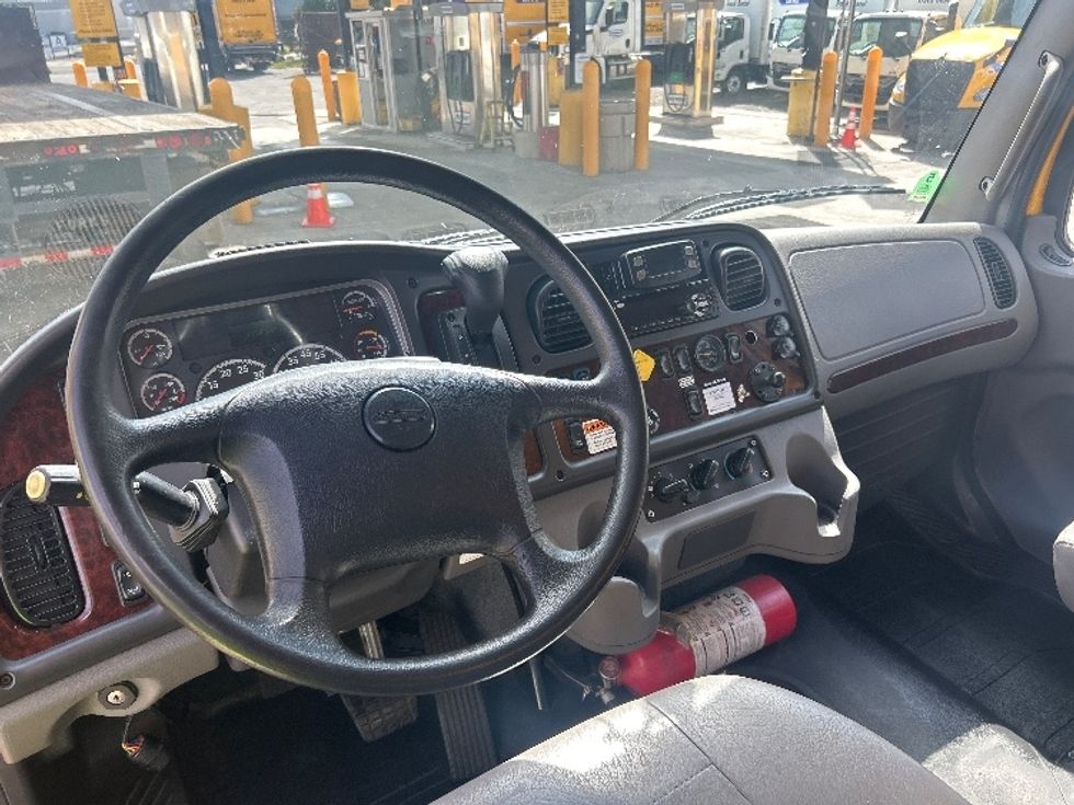 Medium Duty Box Truck-Light and Medium Duty Trucks-Freightliner-2022-M2-Fontana-CA-201,430\n\t\tmiles-$ 57,250 - Image 17