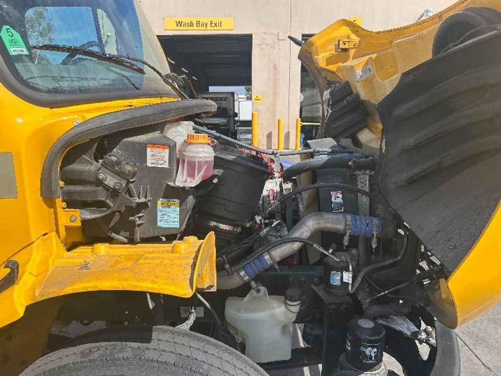 Medium Duty Box Truck-Light and Medium Duty Trucks-Freightliner-2022-M2-Fontana-CA-201,430\n\t\tmiles-$ 57,250 - Image 22