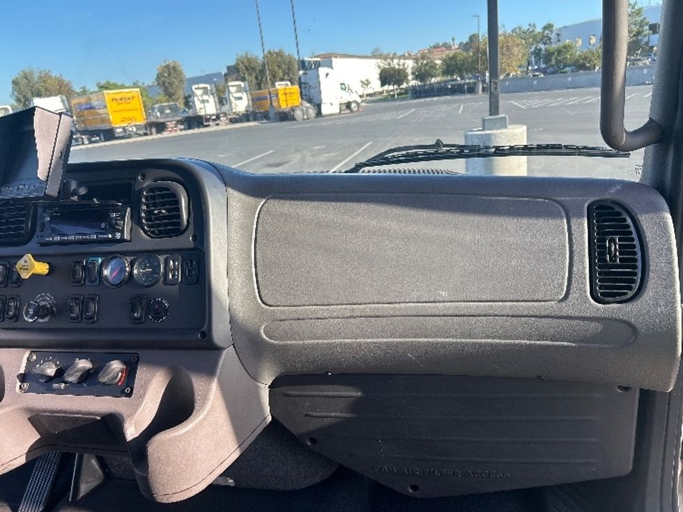 Medium Duty Box Truck-Light and Medium Duty Trucks-Freightliner-2022-M2-Fontana-CA-211,773\n\t\tmiles-$ 62,250 - Image 20