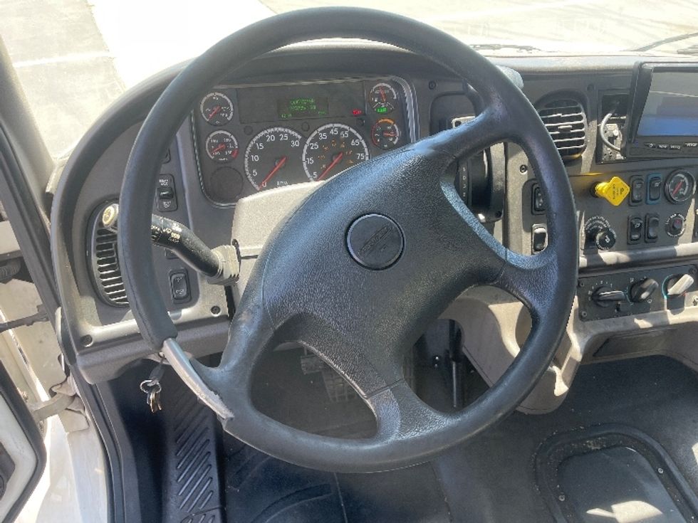 Medium Duty Box Truck-Light and Medium Duty Trucks-Freightliner-2022-M2-Fontana-CA-223,785\n\t\tmiles-$ 58,000 - Image 17