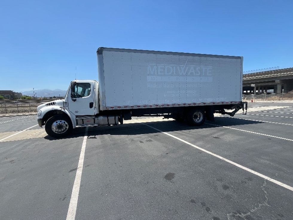Medium Duty Box Truck-Light and Medium Duty Trucks-Freightliner-2022-M2-Fontana-CA-223,785\n\t\tmiles-$ 58,000 - Image 4