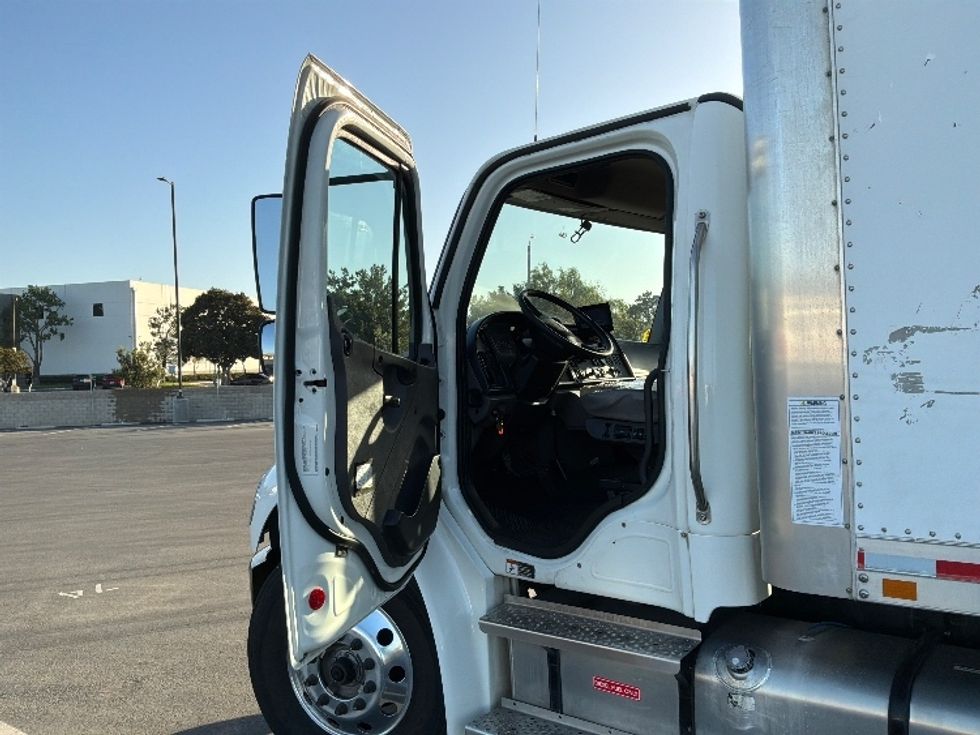 Medium Duty Box Truck-Light and Medium Duty Trucks-Freightliner-2022-M2-Fontana-CA-313,115\n\t\tmiles-$ 43,000 - Image 16