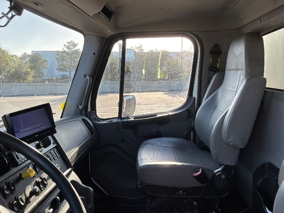 Medium Duty Box Truck-Light and Medium Duty Trucks-Freightliner-2022-M2-Fontana-CA-313,115\n\t\tmiles-$ 43,000 - Image 18