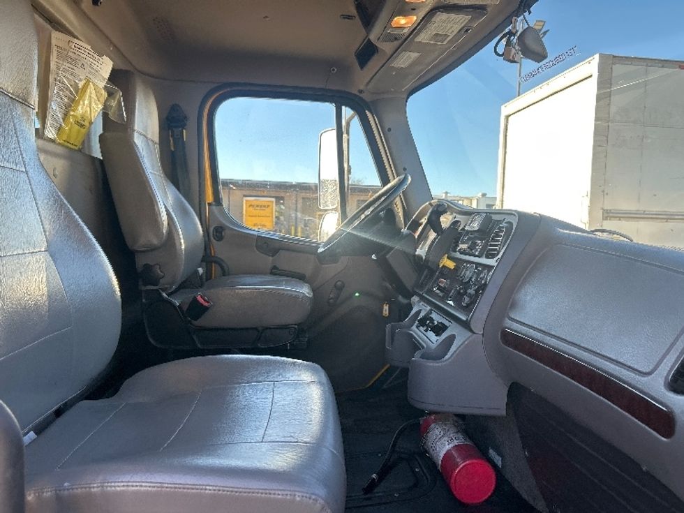 Medium Duty Box Truck-Light and Medium Duty Trucks-Freightliner-2022-M2-Fontana-CA-90,437\n\t\tmiles-$ 78,750 - Image 22