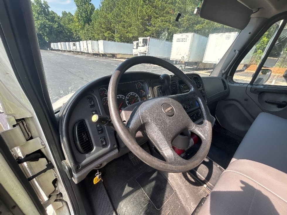 Medium Duty Box Truck-Light and Medium Duty Trucks-Freightliner-2022-M2-Forest Park-GA-158,508\n\t\tmiles-$ 58,250 - Image 17