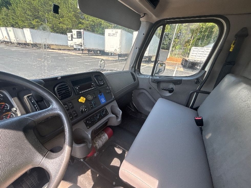 Medium Duty Box Truck-Light and Medium Duty Trucks-Freightliner-2022-M2-Forest Park-GA-158,508\n\t\tmiles-$ 58,250 - Image 19