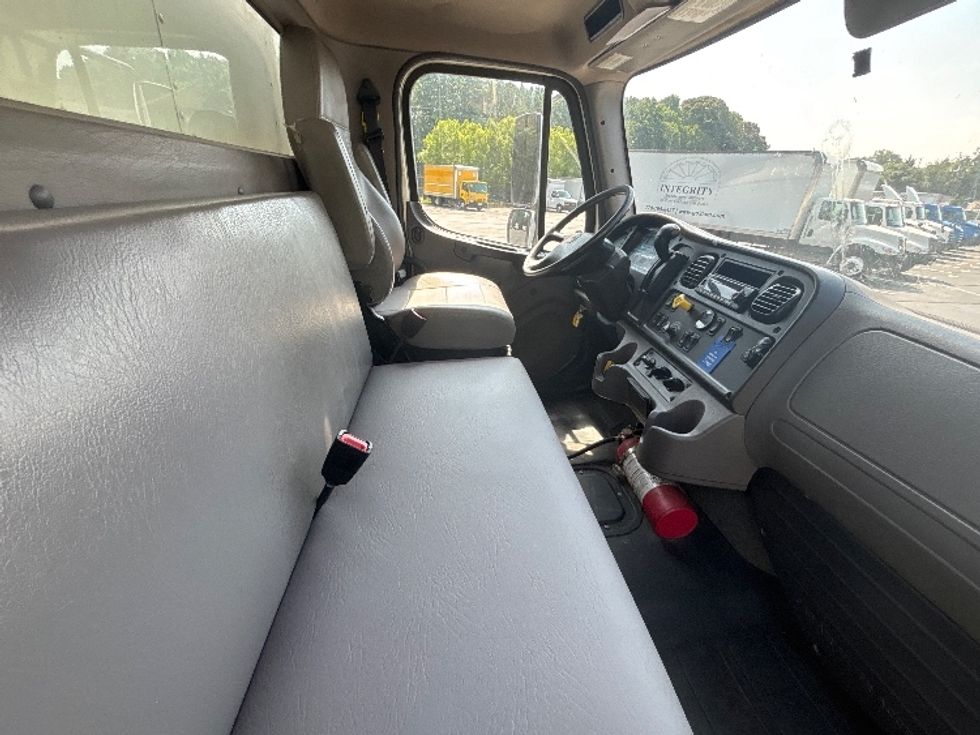 Medium Duty Box Truck-Light and Medium Duty Trucks-Freightliner-2022-M2-Forest Park-GA-158,508\n\t\tmiles-$ 58,250 - Image 22