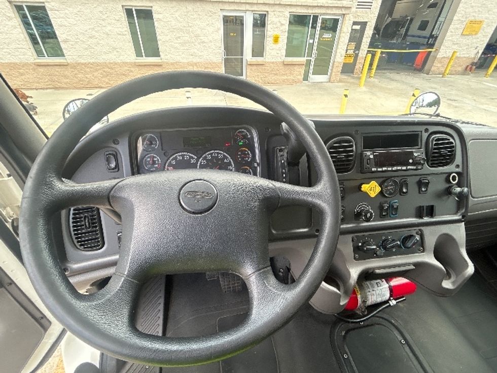 Medium Duty Box Truck-Light and Medium Duty Trucks-Freightliner-2022-M2-Forest Park-GA-210,976\n\t\tmiles-$ 43,750 - Image 18