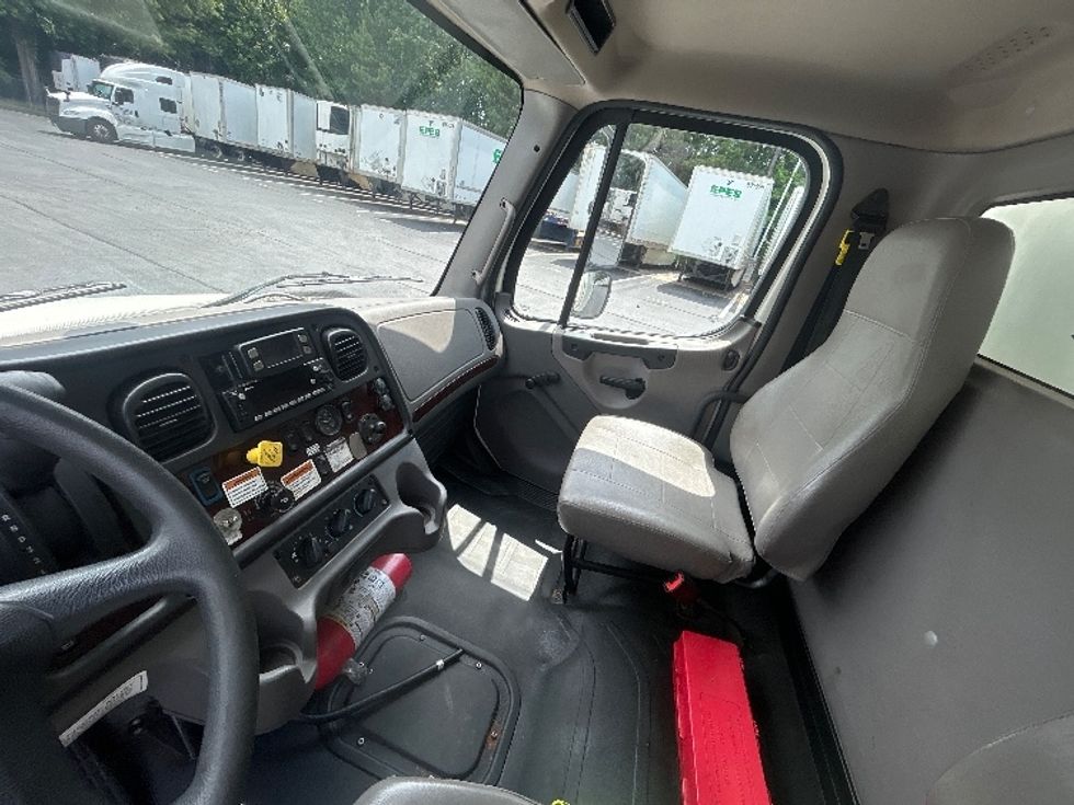 Medium Duty Box Truck-Light and Medium Duty Trucks-Freightliner-2022-M2-Forest Park-GA-245,967\n\t\tmiles-$ 52,250 - Image 19