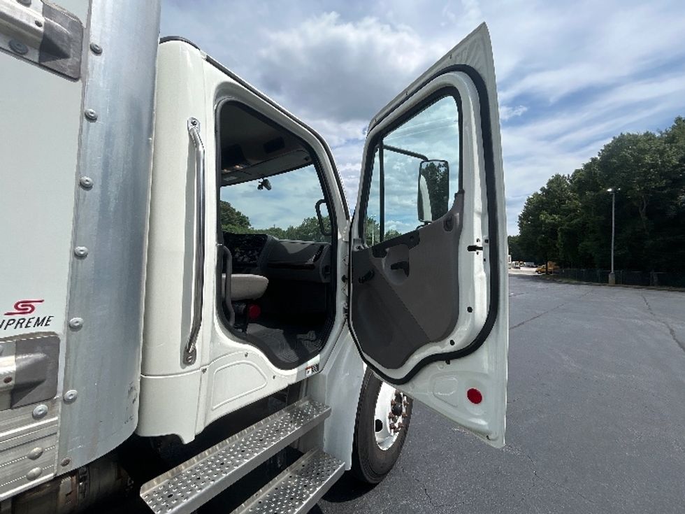 Medium Duty Box Truck-Light and Medium Duty Trucks-Freightliner-2022-M2-Forest Park-GA-245,967\n\t\tmiles-$ 52,250 - Image 20