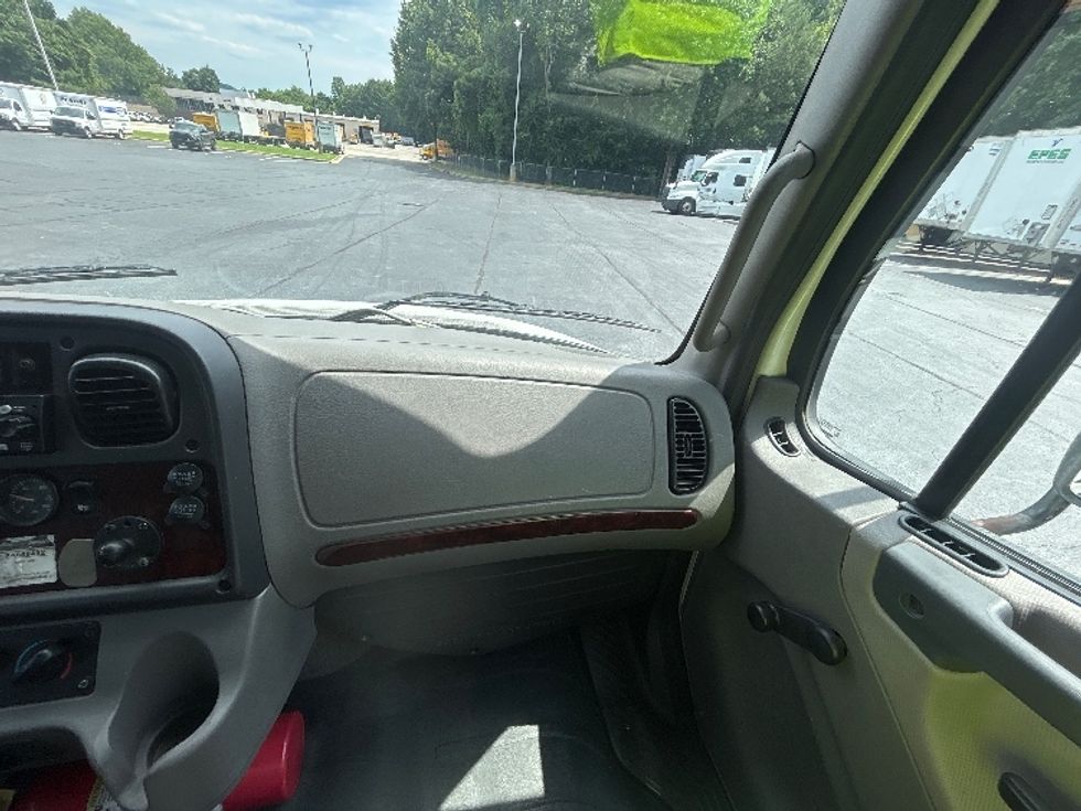 Medium Duty Box Truck-Light and Medium Duty Trucks-Freightliner-2022-M2-Forest Park-GA-245,967\n\t\tmiles-$ 52,250 - Image 21