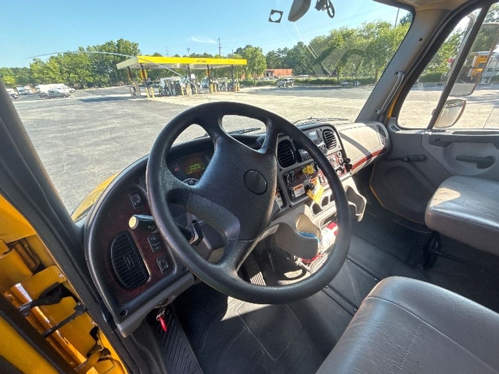 Medium Duty Box Truck-Light and Medium Duty Trucks-Freightliner-2022-M2-Forest Park-GA-255,868\n\t\tmiles-$ 50,250 - Image 17