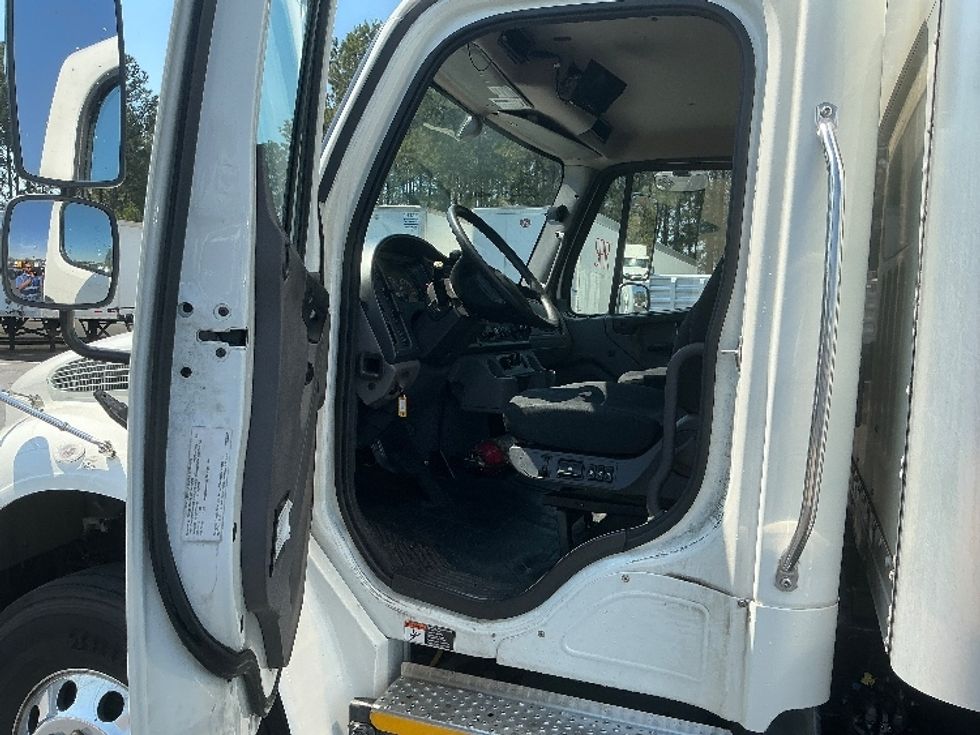 Medium Duty Box Truck-Light and Medium Duty Trucks-Freightliner-2022-M2-Forest Park-GA-308,119\n\t\tmiles-$ 40,500 - Image 16