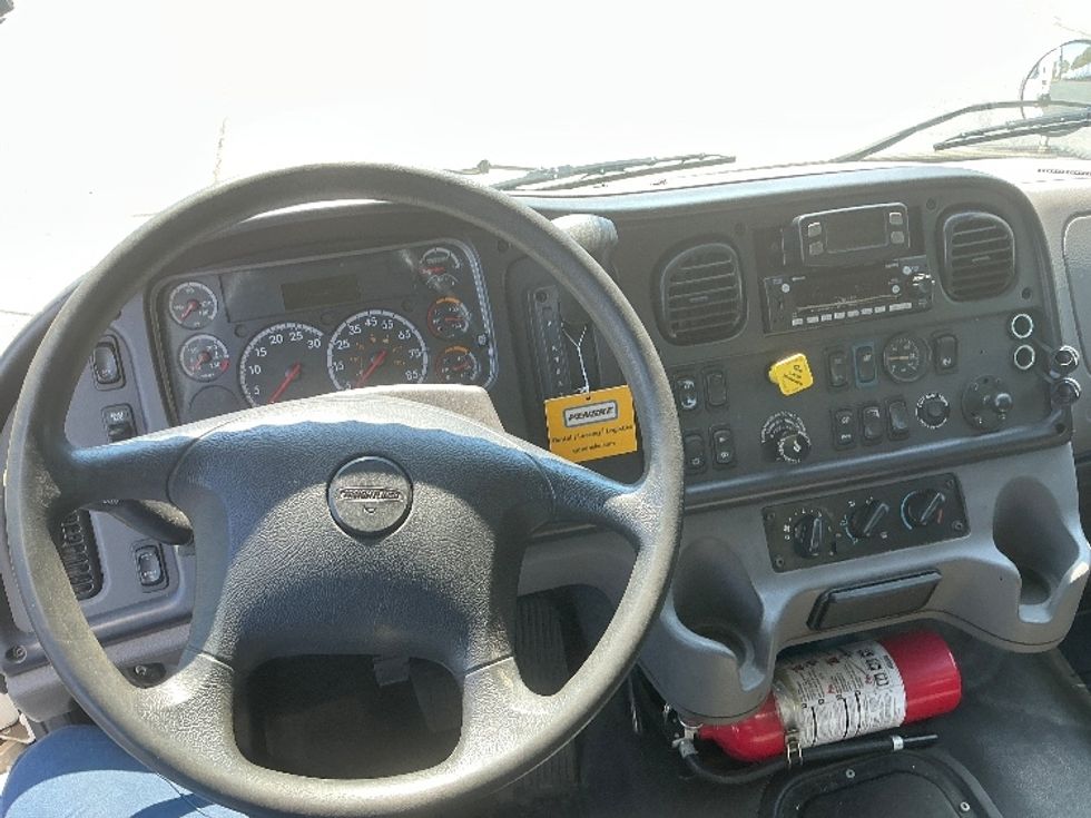 Medium Duty Box Truck-Light and Medium Duty Trucks-Freightliner-2022-M2-Forest Park-GA-308,119\n\t\tmiles-$ 40,500 - Image 18