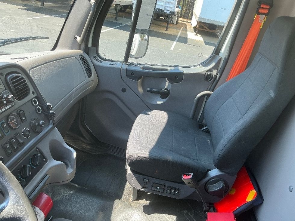 Medium Duty Box Truck-Light and Medium Duty Trucks-Freightliner-2022-M2-Forest Park-GA-308,119\n\t\tmiles-$ 40,500 - Image 19